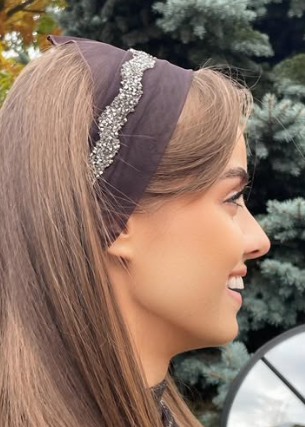 Batic din tul - Maro inchis cu accesoriu din pietre maro